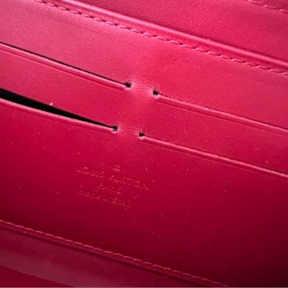 Authenticated Used Louis Vuitton Zippy Wallet  Monogram Vernis Pomme d'Amour Red - Picture 10 of 16